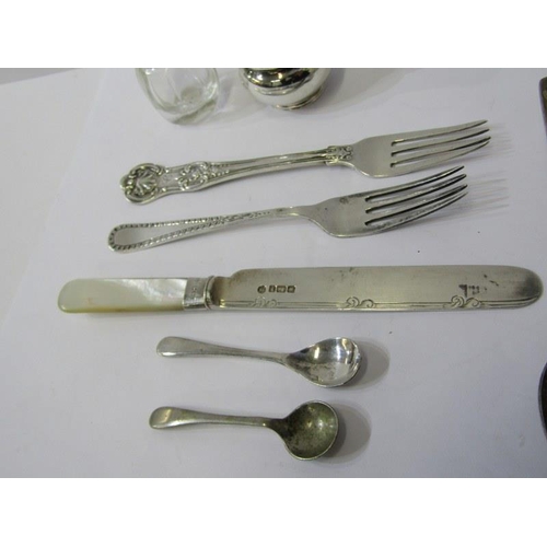 39 - SCANDINAVIAN 3 PIECE CHRISTENING SET, also silver Kings pattern dessert fork, silver bladed mother-o... 