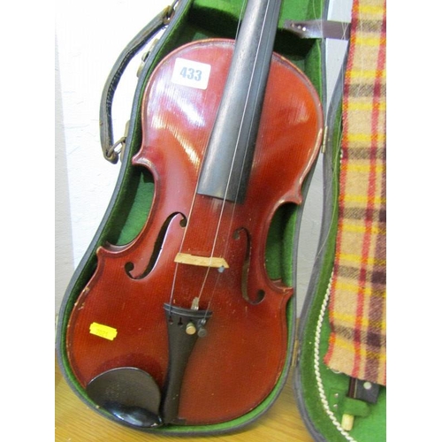 65 - MUSICAL INSTRUMENT, cased violin and bow