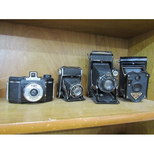 100 - VINTAGE CAMERAS, 16 assorted vintage cameras including Zenit XP, Korolls CMF camera, Zeiss Ikon Ikon... 