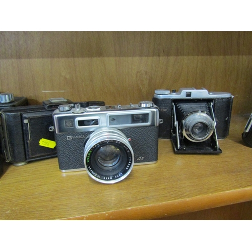 100 - VINTAGE CAMERAS, 16 assorted vintage cameras including Zenit XP, Korolls CMF camera, Zeiss Ikon Ikon... 