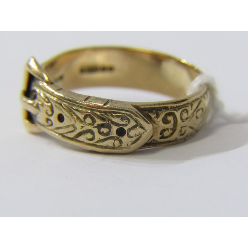 202 - GOLD BUCKLE RING, a large gent's gold buckle ring with engraved decoration, size W/X