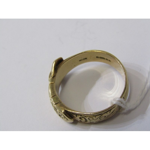 202 - GOLD BUCKLE RING, a large gent's gold buckle ring with engraved decoration, size W/X