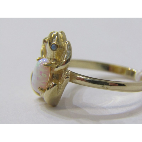 213 - NOVELTY OPAL RING, 9ct yellow gold ring set opal in the form of a frog, size O/P