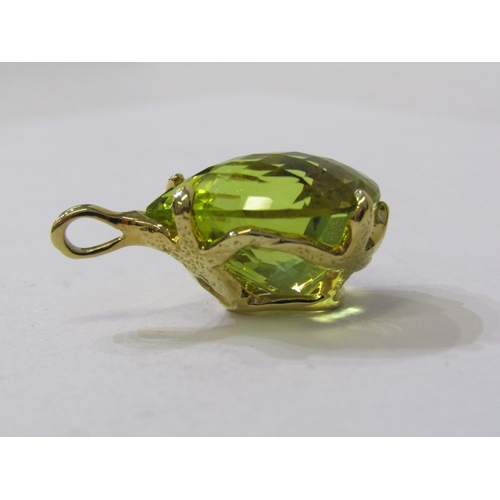 239 - LIME QUARTZ PENDANT, a pear shaped lime quartz set in 18ct yellow gold setting with 3cm drop