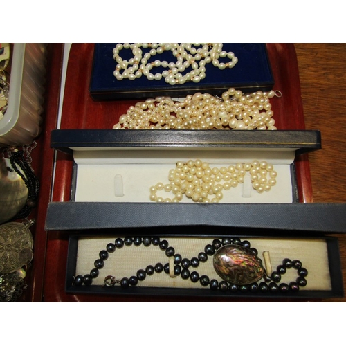 269 - ASSORTED FRESH WATER & FAUX PEARLS, 6 assorted fresh water and faux pearl necklaces, together with a... 