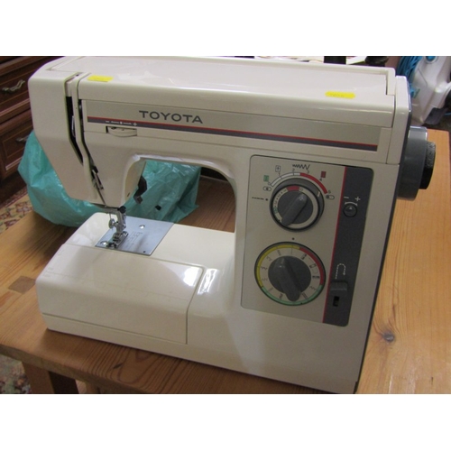 361 - TOYOTA SEWING MACHINE EX400 & ACCESSORIES