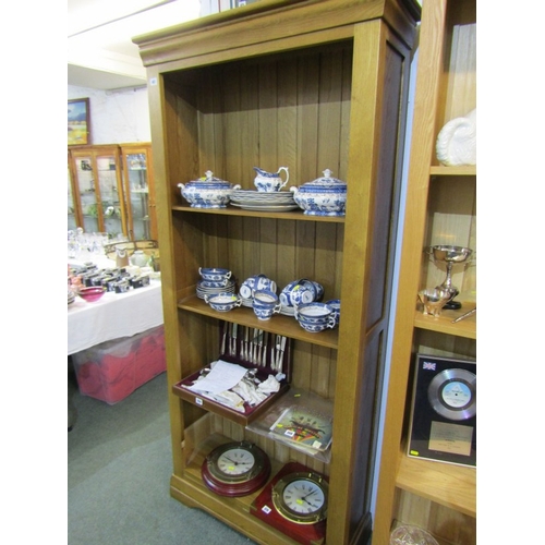 487 - MODERN LIGHT OAK BOOKCASE, 190cms high, 88cms wide