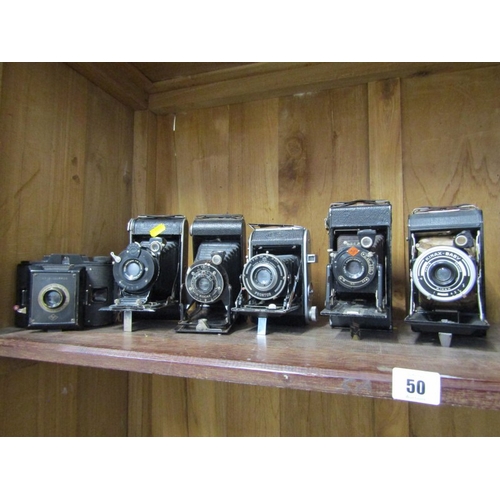 50 - VINTAGE CAMERAS, collection of vintage cameras including a Foyer Fixe, an Ensign Selfix 20, a Kinax ... 