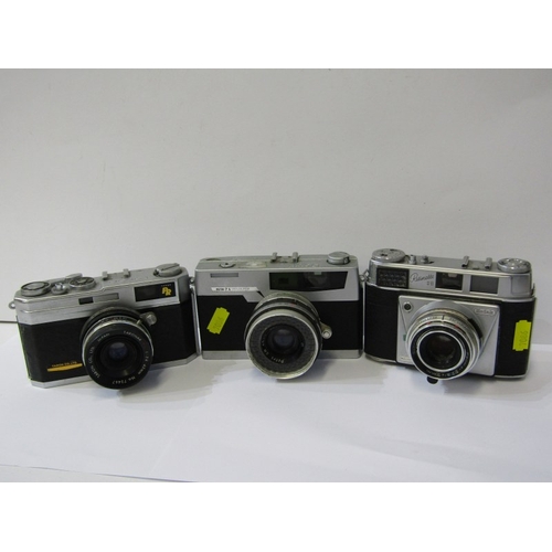 56 - VINTAGE CAMERAS, 12 vintage cameras including a Bilora Bella 66, a Kodak Retinett B, a Petri 7S, Kor... 