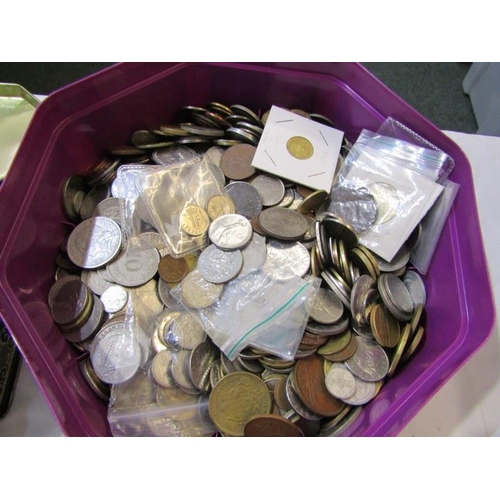 103 - A QUALITY STREET TUB OF 20TH CENTURY WORLD COINS together with a floral tin of 19th/20th Century wor... 