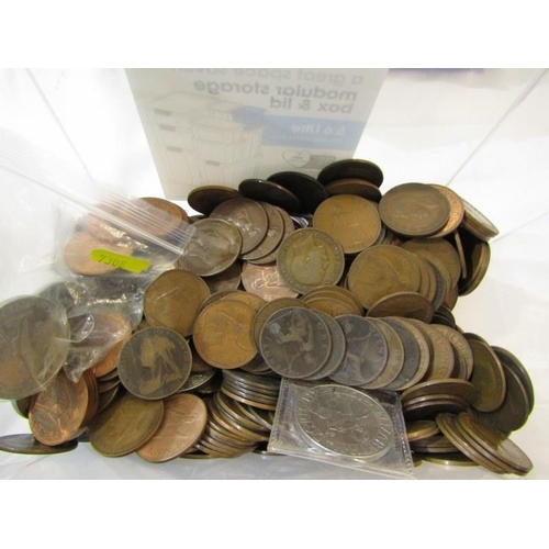 104 - A LARGE TUB OF MAINLY 20TH CENTURY GB CROWN, PENNIES, etc, together with £5 crown