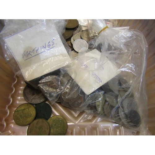 131 - TUB OF MIXED BRITISH COINAGE, including George III farthing and Victorian farthings and later, moder... 