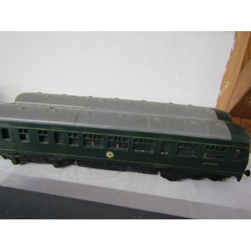 232 - OO GAUGE RAILWAYS, a British Rail diesel locomotive with 5 assorted carriages also a British Rail 2 ... 