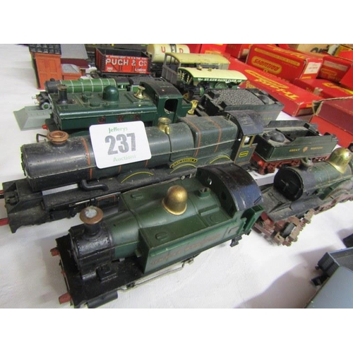 237 - OO GAUGE RAILWAY EQUIPMENT, OO gauge locomotive King George V with tender also further tank wagons, ... 