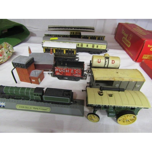 237 - OO GAUGE RAILWAY EQUIPMENT, OO gauge locomotive King George V with tender also further tank wagons, ... 