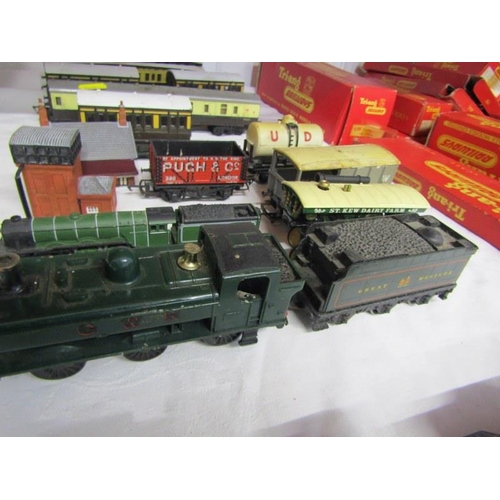 237 - OO GAUGE RAILWAY EQUIPMENT, OO gauge locomotive King George V with tender also further tank wagons, ... 