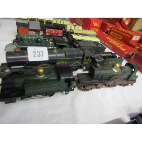 237 - OO GAUGE RAILWAY EQUIPMENT, OO gauge locomotive King George V with tender also further tank wagons, ... 