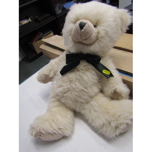 250B - VINTAGE BEARS, Geraldines of Edinburgh limited edition mohair teddy bear, with jointed body 33cm, al... 