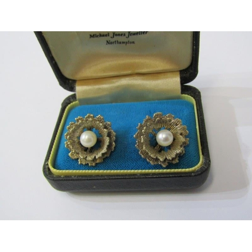 309 - SILVER & MARCASITE JEWELLERY, floral and converter brooches, together 3 pairs of assorted earrings, ... 