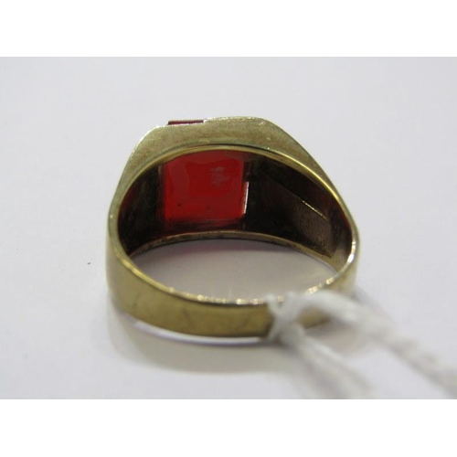 371 - STONESET SIGNET RING, 9ct yellow signet ring with red stone inset, size V, 6 grams