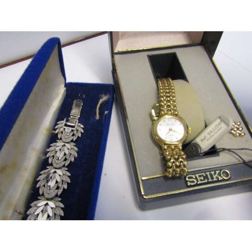 418 - LADIES DRESS WATCHES, Rotary lady's wrist watch with matching bracelet, in box with warranty card, A... 