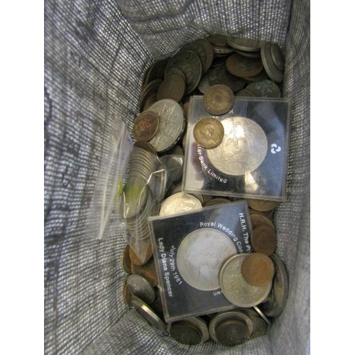 88 - PRE- 1947 SILVER FLORINS X 8 & silver shillings x 14 (165 grams) with a bag of 20th Century GB crown... 