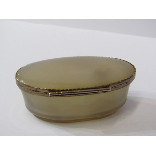 18 - ANTIQUE OVAL ONYX SNUFF BOX, with yellow metal mounts, (tests as gold) with rising lid in fitted cas... 