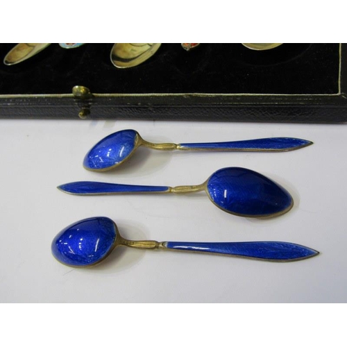 41 - SOUVENIR & ENAMELLED TEA SPOONS, 5 silver and enamel souvenir spoons, Gloucester, Hastings, Bude, et... 