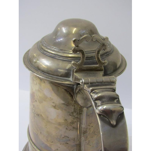 49 - IMPRESSIVE LIDDED SILVER TANKARD of Georgian design by the Goldsmiths & Silversmiths Company, Regent... 