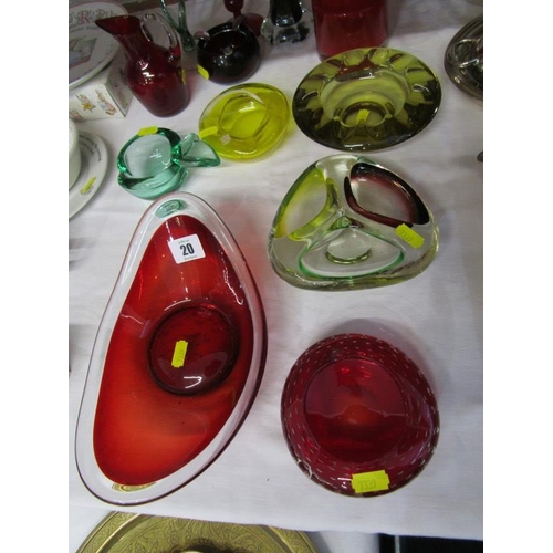 20 - RETRO GLASSWARE, 12 pieces of assorted glassware including vases, bowls, ashtray and jug