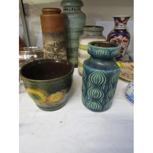 22 - RETRO WEST GERMAN POTTERY, 5 pieces of West German pottery including 4 vases and a planter