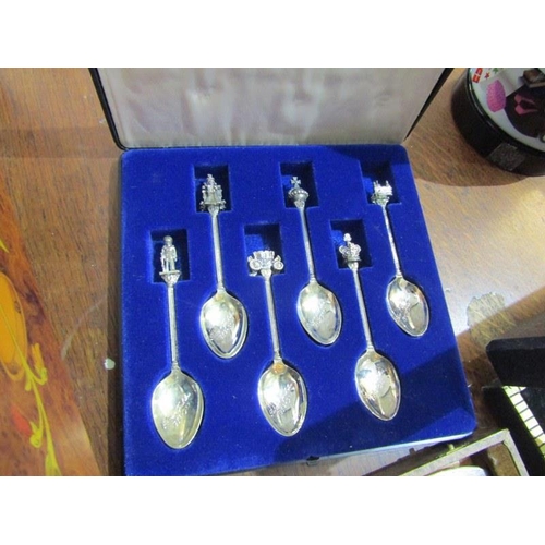 CUTLERY, cased set of 6 Silver Jubilee teaspoons, 2 cases of fish ...