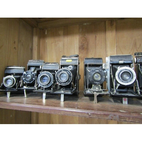 70 - VINTAGE CAMERAS, selection of 10 bellow action black fibre cameras including various Ensign, Zeiss, ... 