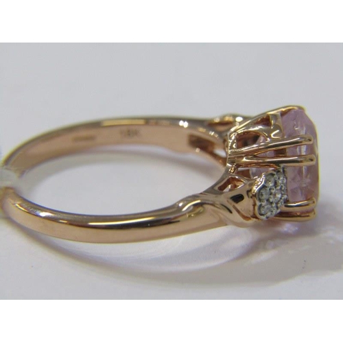 130 - DIAMOND & KUNZITE RING, 18ct yellow gold ring, set a large oval kunzite, flanked by 2 diamonds, size... 