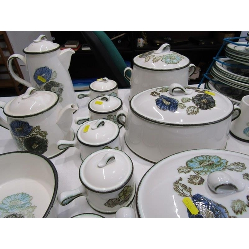 27 - WEDGWOOD DINNERWARE, 