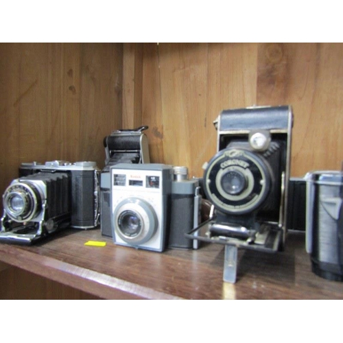 28 - VINTAGE CAMERAS, collection of 16 various cameras to include 2 Coronet Bellows cameras, bakelite Bab... 