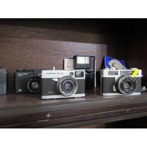 48 - VINTAGE CAMERAS, collection of 13 assorted cameras including Agfa Karat and Chinon 35EE, Olympus 35C