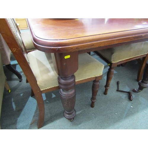 643 - EDWARDIAN MAHOGANY EXTENDING DINING TABLE, on turned legs, 148cm length, together with 4 beige uphol... 