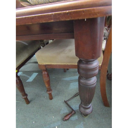 643 - EDWARDIAN MAHOGANY EXTENDING DINING TABLE, on turned legs, 148cm length, together with 4 beige uphol... 