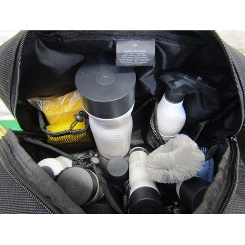 121 - CAR CLEANING ACCESSORIES, BMW bag & equipment