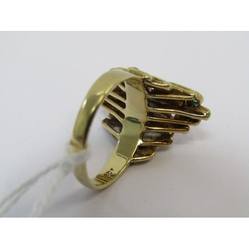 25 - RETRO ORGANIC GOLD RING, 18ct gold ring, the 1970s design ring set emerald and diamonds, size M/N, 9... 