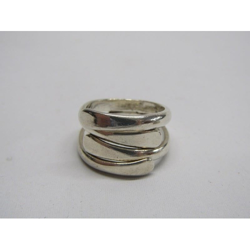 160 - 3 SILVER RINGS, silver band ring with foliate decoration, together with 2 other silver fancy rings, ... 