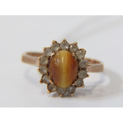 135 - 9ct YELLOW GOLD TIGER'S EYE RING, size L