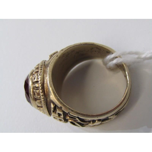 197 - AMERICAN HIGH SCHOOL RING, 10ct yellow gold stoneset ring 