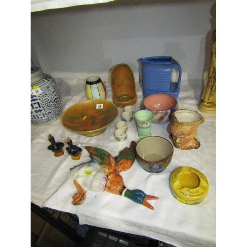 25 - DOULTON STONEWARE, sugar bowl, 4 Hornsea Worzel Gummidge egg cups, Beswick flying duck wall ornament... 