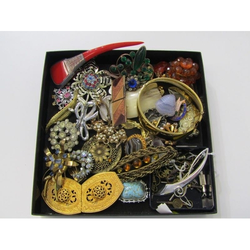 374 - COSTUME JEWELLERY, etc. tray of costume jewellery mainly brooches, including retro silver brooch, al... 