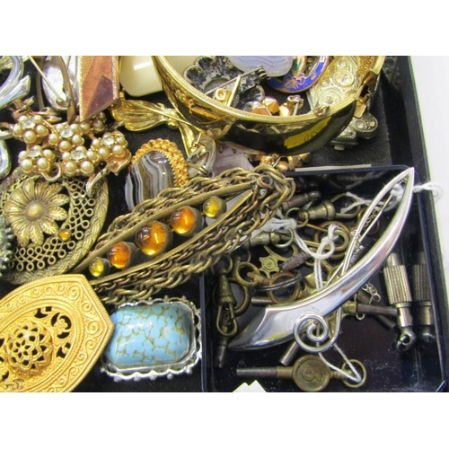 374 - COSTUME JEWELLERY, etc. tray of costume jewellery mainly brooches, including retro silver brooch, al... 