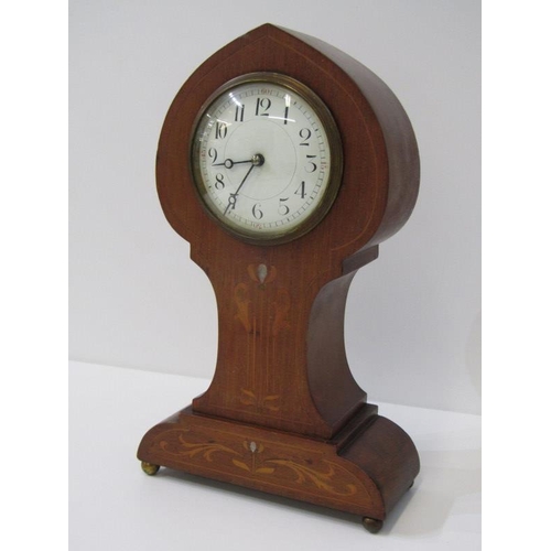 39 - ART NOUVEAU, a marquetry mahogany mantel clock with key, 27cm height