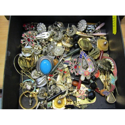 393A - COSTUME JEWELLERY, 2 boxes of assorted bar brooches, clip earrings, other earrings, etc