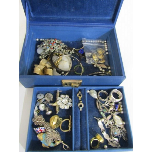 398 - COSTUME JEWELLERY, blue jewellery box containing assorted silver pendants, Siam silver bracelet, tur... 